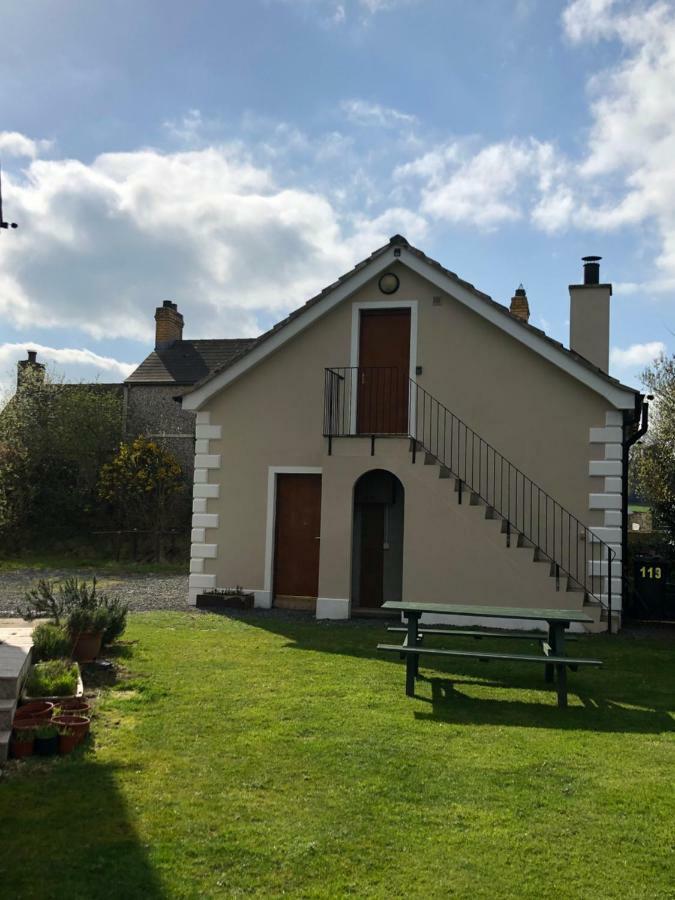Rural Long Term Accommodation Хилсбъро Екстериор снимка